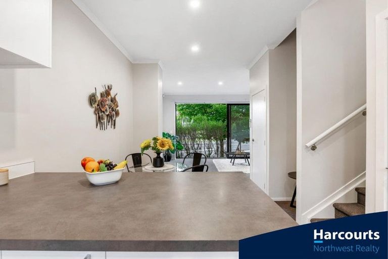 Photo of property in 6/89 Hobsonville Point Road, Hobsonville, Auckland, 0616