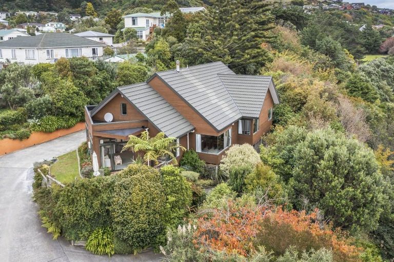 Photo of property in 15a Mahoe Street, Tawa, Wellington, 5028