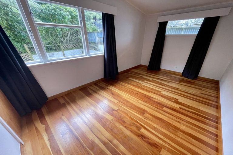 Photo of property in 21 Swainson Street, Naenae, Lower Hutt, 5011