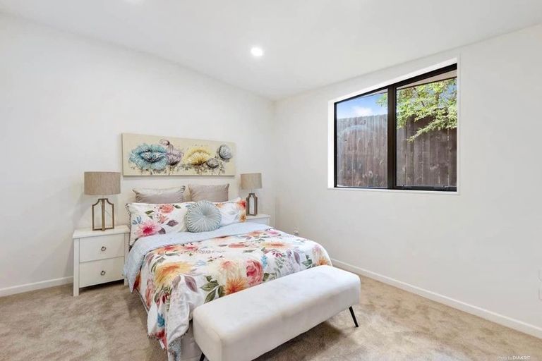 Photo of property in 24a Styca Place, Sunnyvale, Auckland, 0612