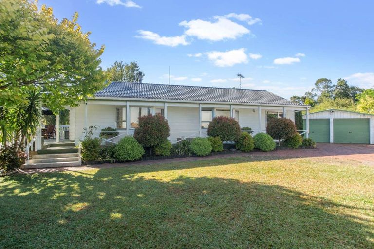 Photo of property in 44 Waikoukou Valley Road, Waimauku, 0812