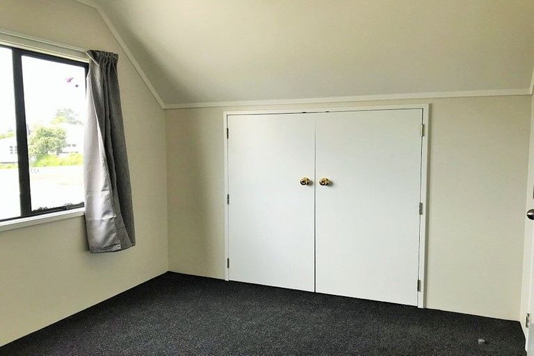 Photo of property in 278 Triangle Road, Massey, Auckland, 0614