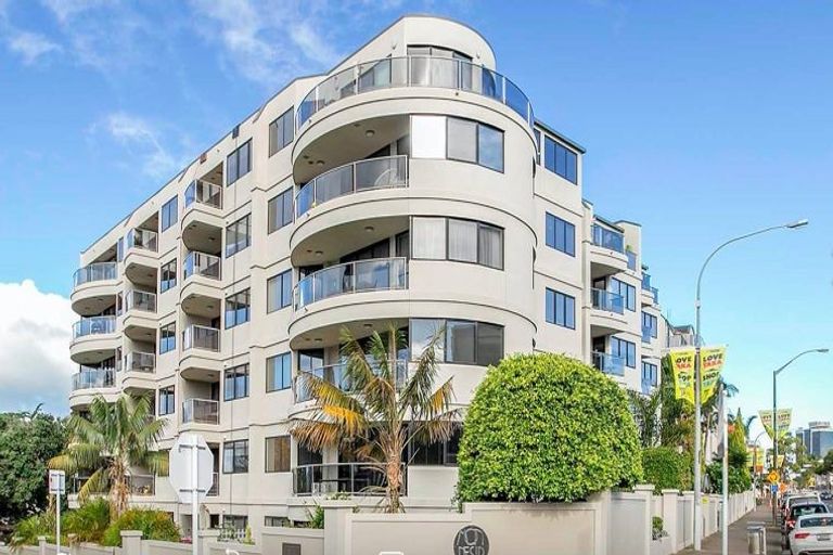 Photo of property in 1i/175 Hurstmere Road, Takapuna, Auckland, 0622