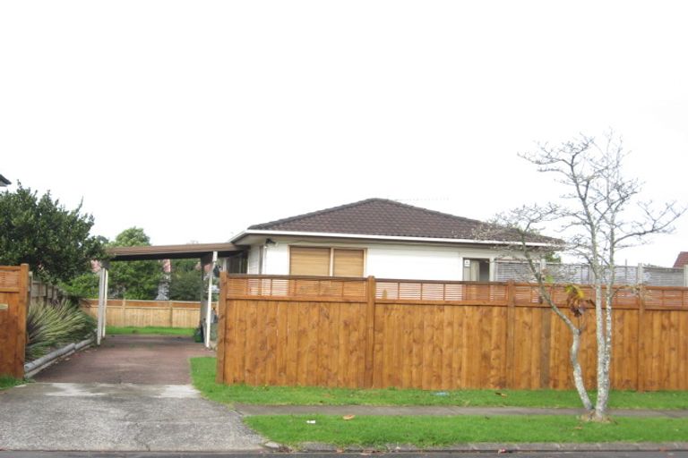 Photo of property in 7 Darren Crescent, Half Moon Bay, Auckland, 2012