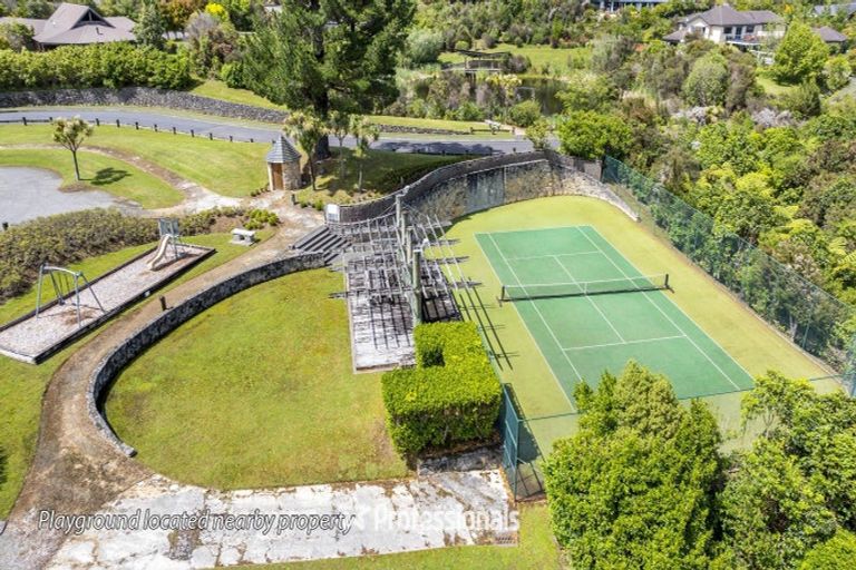 Photo of property in 18 Mount Marua Way, Timberlea, Upper Hutt, 5018