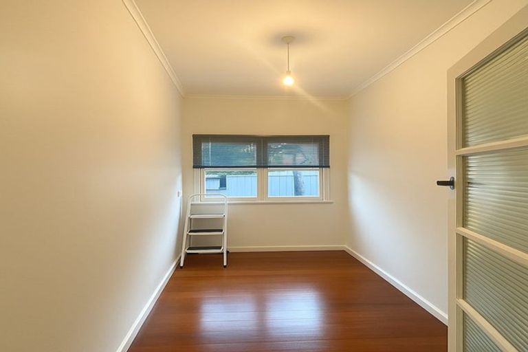 Photo of property in 1/227 Onewa Road, Birkenhead, Auckland, 0626