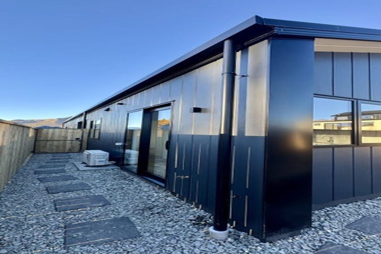 Photo of property in 4 Forage Road, Jacks Point, 9371