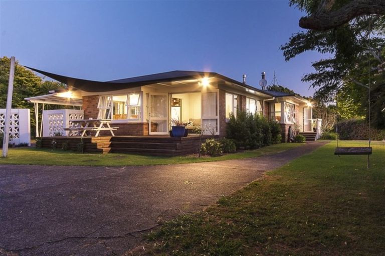 Photo of property in 325 Bald Hill Road, Waiuku, 2681