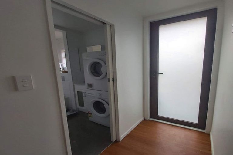 Photo of property in 2/249 Muritai Road, Eastbourne, Lower Hutt, 5013