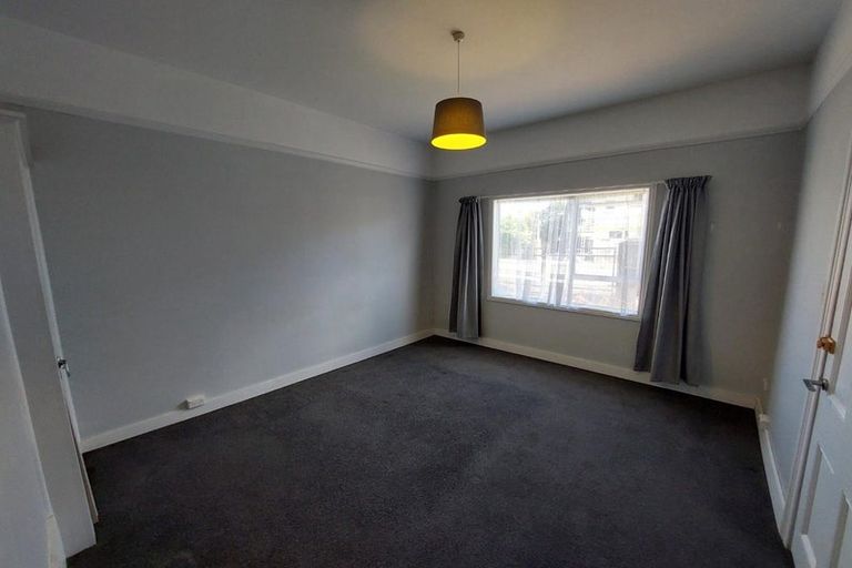 Photo of property in 90 Olliviers Road, Phillipstown, Christchurch, 8011