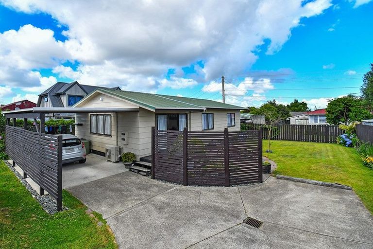 Photo of property in 2/160 Porchester Road, Papakura, 2110