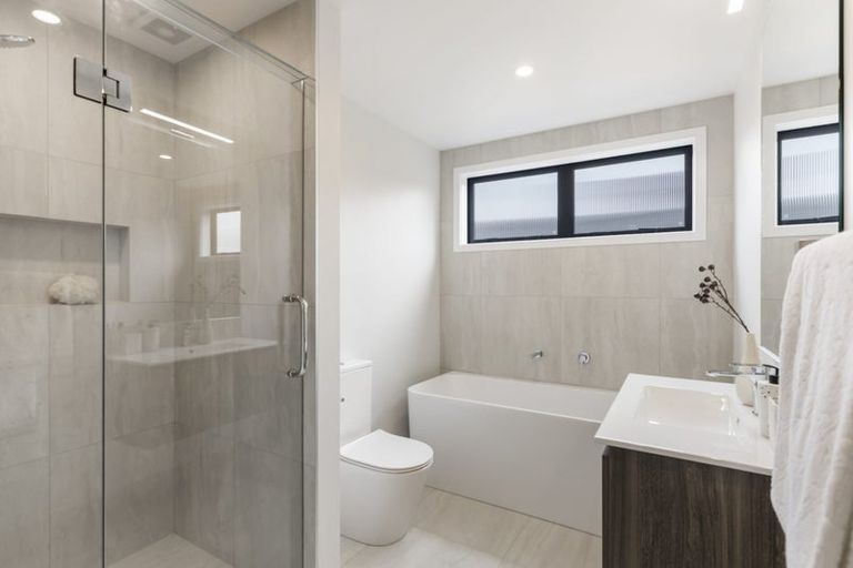 Photo of property in 33 Kikorangi Drive, Wainui, Silverdale, 0992