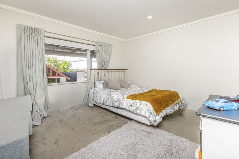 Photo of property in 11 Henriette Place, The Gardens, Auckland, 2105