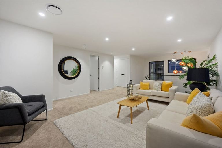 Photo of property in 7/5 Lemon Grove Lane, Greenhithe, Auckland, 0632