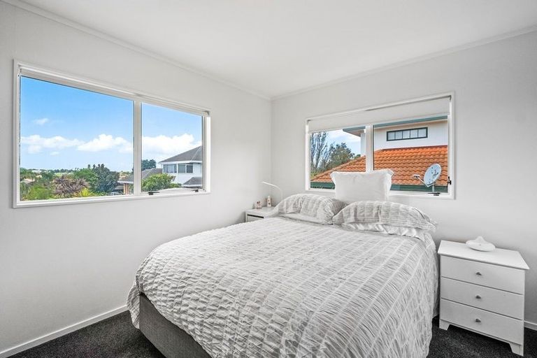 Photo of property in 2/39 Simmental Crescent, Somerville, Auckland, 2014