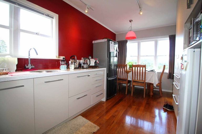 Photo of property in 33 Park Road, Glenfield, Auckland, 0629