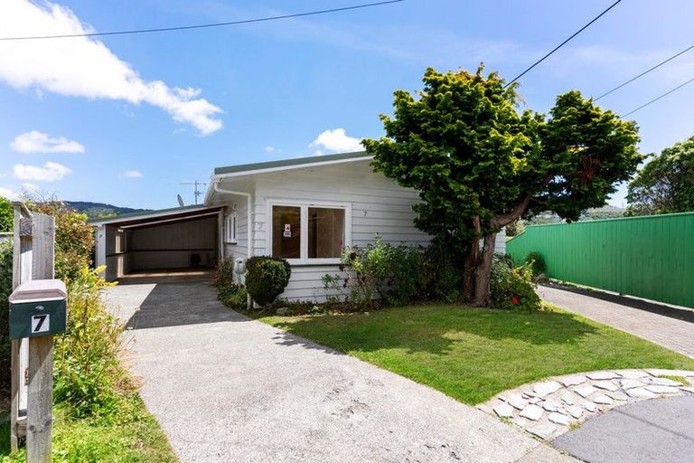 Photo of property in 7 Dorset Way, Wilton, Wellington, 6012