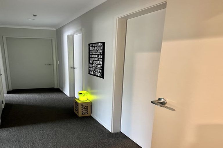 Photo of property in 31 Mooring Close, Whitby, Porirua, 5024