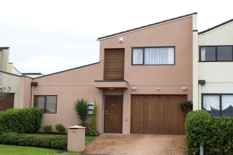 Photo of property in 38 Tiger Drive, Golflands, Auckland, 2013