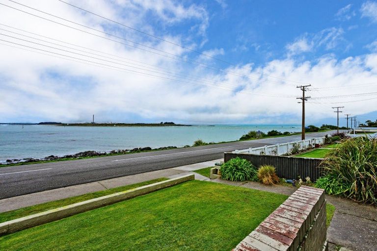 Photo of property in 180 Marine Parade, Bluff, 9814