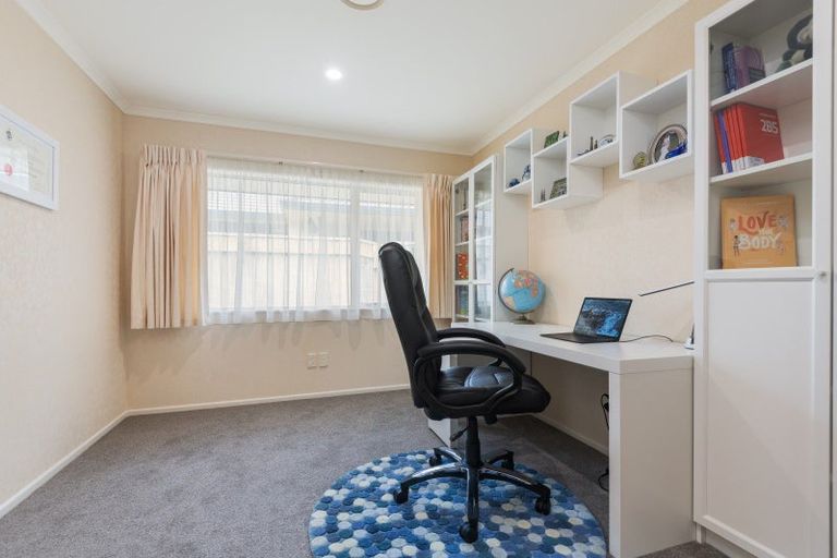 Photo of property in 158 Ruapehu Drive, Fitzherbert, Palmerston North, 4410