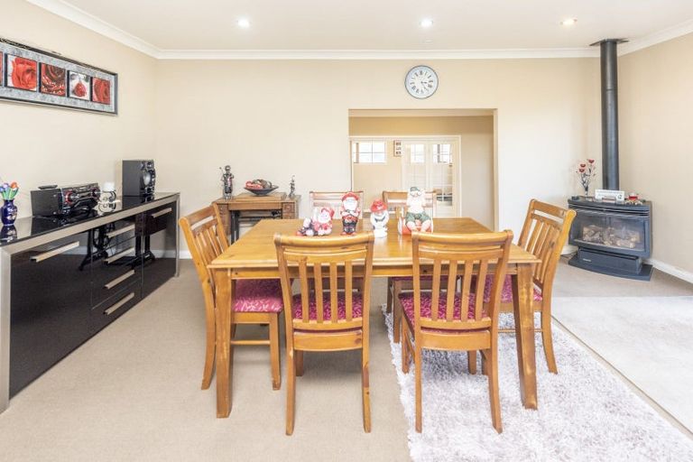 Photo of property in 83 Parkes Avenue, Saint Johns Hill, Whanganui, 4501