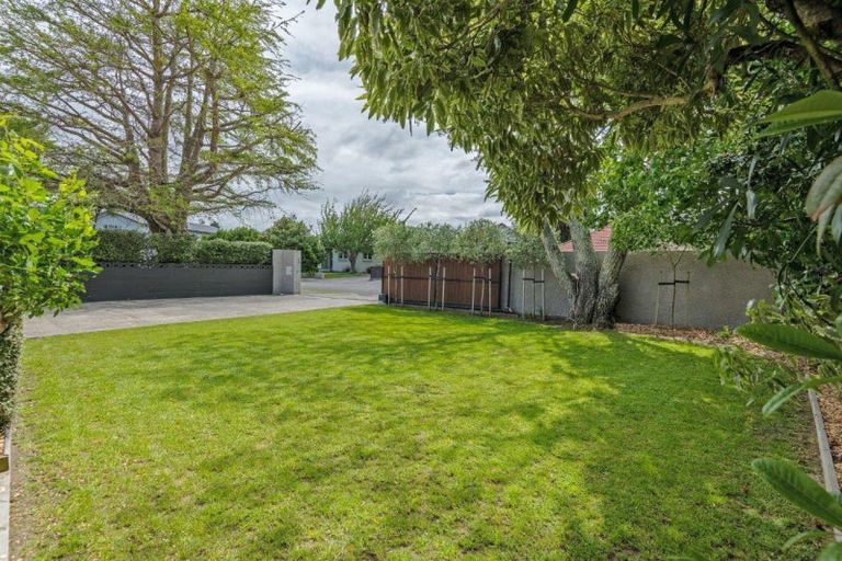 Photo of property in 8 Hughes Avenue, Hokowhitu, Palmerston North, 4410