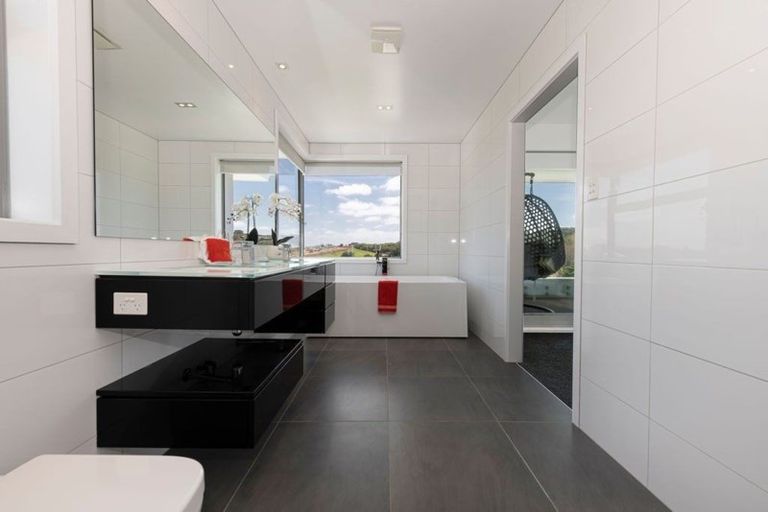 Photo of property in 824 Redoubt Road, Flat Bush, Auckland, 2019