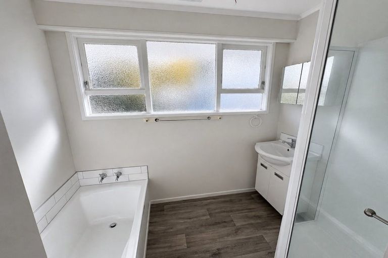 Photo of property in 28 Halver Road, Hillpark, Auckland, 2102