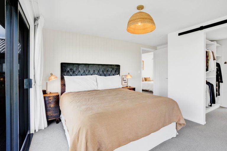 Photo of property in 956 Richmond Road, Lepperton, New Plymouth, 4373