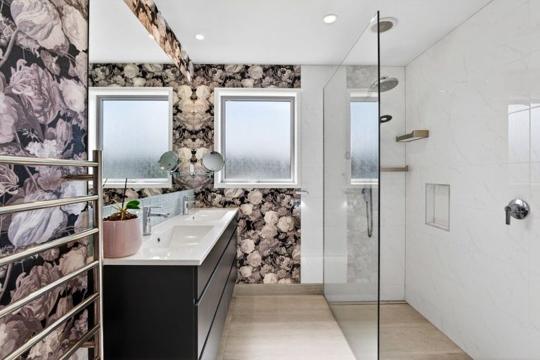 Photo of property in 7 Enfield Road, Hospital Hill, Napier, 4110