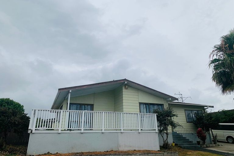 Photo of property in 37 Sharland Avenue, Manurewa, Auckland, 2102