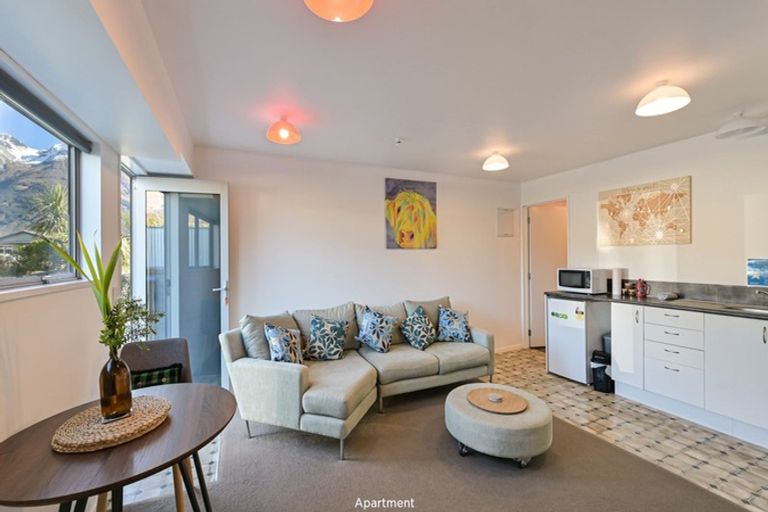 Photo of property in 8 Invincible Drive, Glenorchy, 9372