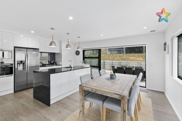 Photo of property in 8 Frankie Stevens Place, Riverstone Terraces, Upper Hutt, 5018