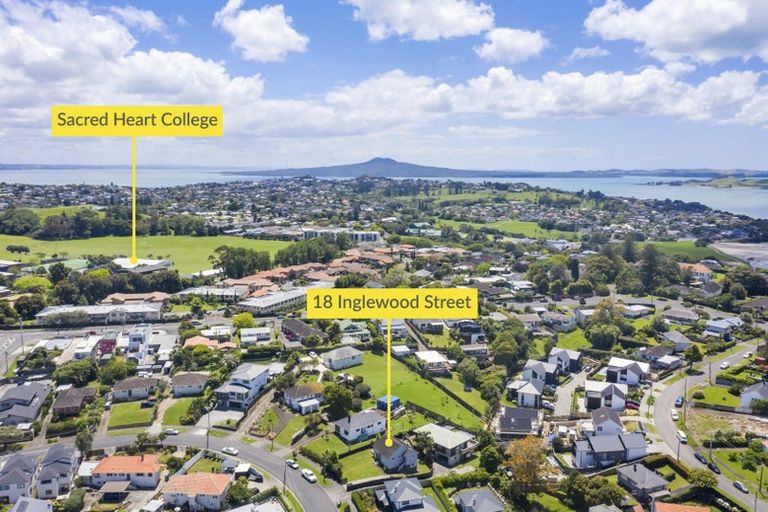 Photo of property in 18 Inglewood Street, Wai O Taiki Bay, Auckland, 1072