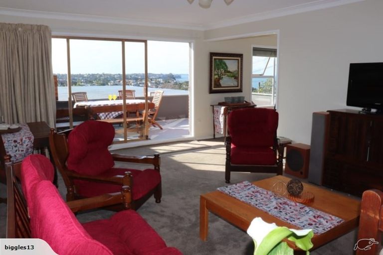 Photo of property in 2/47 Braemar Road, Rothesay Bay, Auckland, 0630