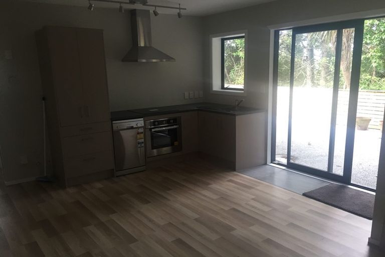 Photo of property in 24 Heaton Grove, Chatswood, Auckland, 0626