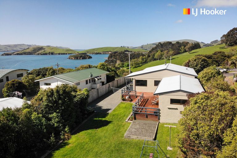 Photo of property in 52 Oxley Crescent, Broad Bay, Dunedin, 9014