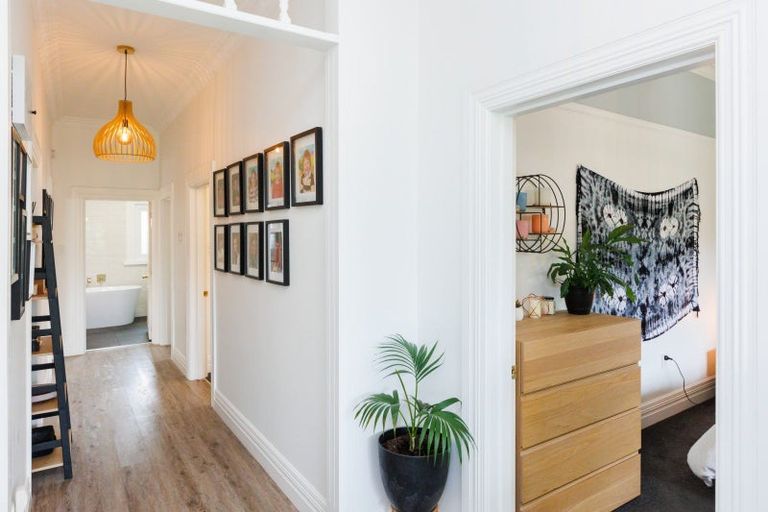 Photo of property in 32 Manson Street, Terrace End, Palmerston North, 4410