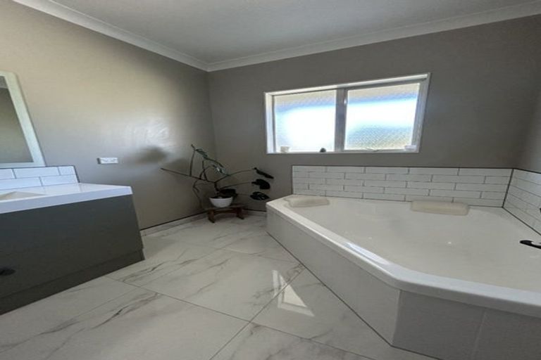 Photo of property in 52 Willow Park Drive, Opaki, Masterton, 5871