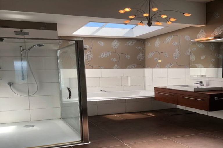 Photo of property in 5 Moeller Street, Mount Victoria, Wellington, 6011