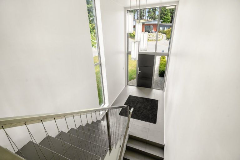 Photo of property in 5 Bovett Place, Wanaka, 9305