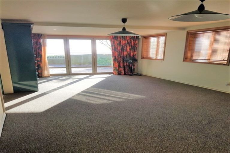 Photo of property in 3 Ocean Parade, Pukerua Bay, 5026