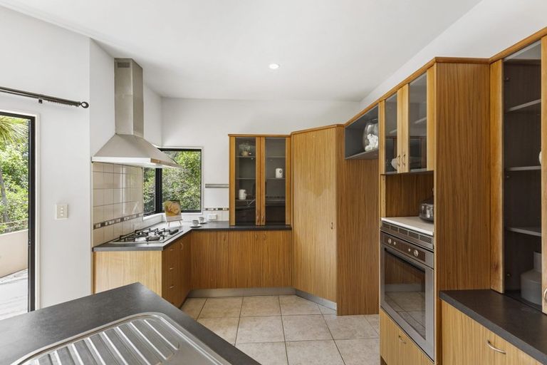 Photo of property in 18 Bushglen Court, Browns Bay, Auckland, 0630