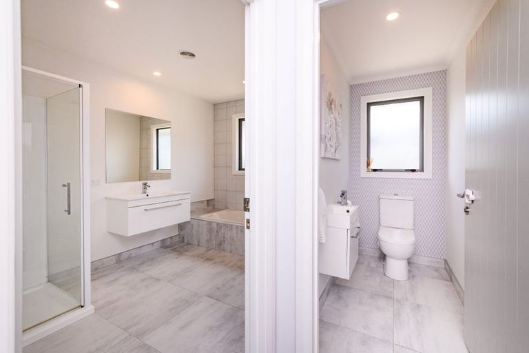 Photo of property in 5 Stratford Court, Fitzherbert, Palmerston North, 4410