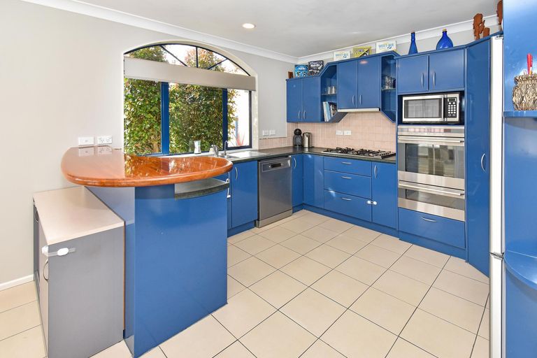 Photo of property in 14 Trossach Place, Wattle Downs, Auckland, 2103