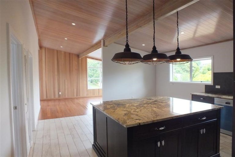 Photo of property in 6 William Hadlow Place, Hatfields Beach, Orewa, 0931