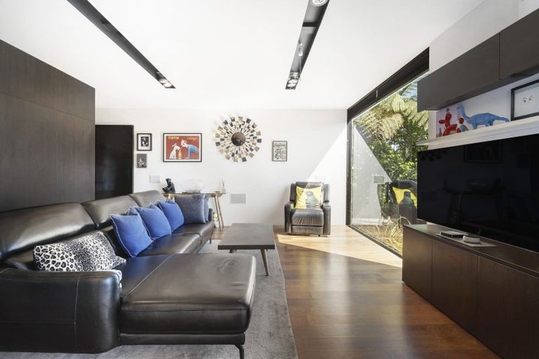 Photo of property in 20a Montgomery Avenue, Karori, Wellington, 6012