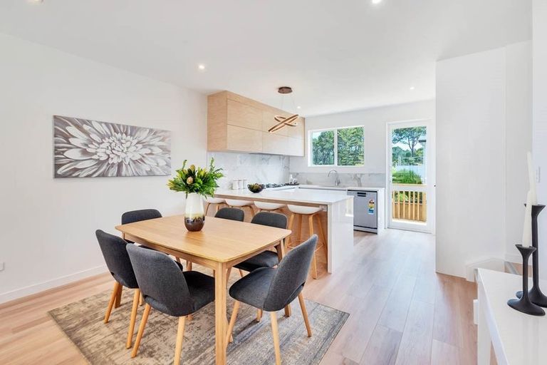 Photo of property in 68 Channel View Road, Campbells Bay, Auckland, 0630