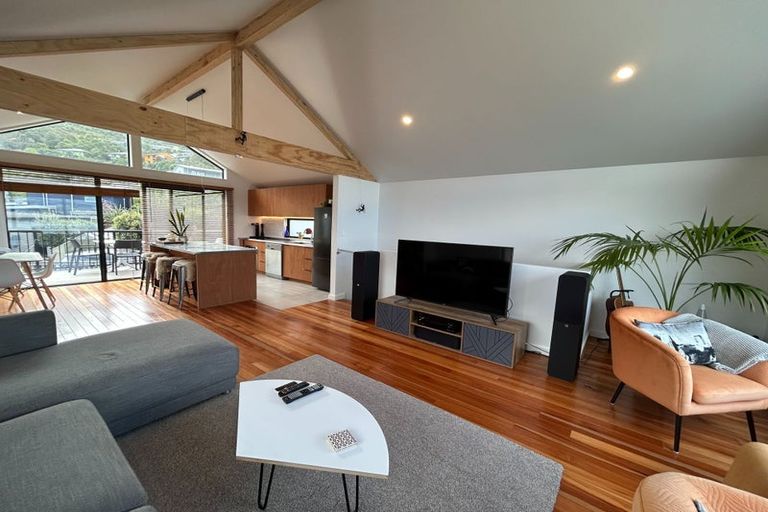 Photo of property in 17b Cornwall Road, Lyttelton, 8082